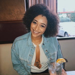 Meet your Posher, Isabella